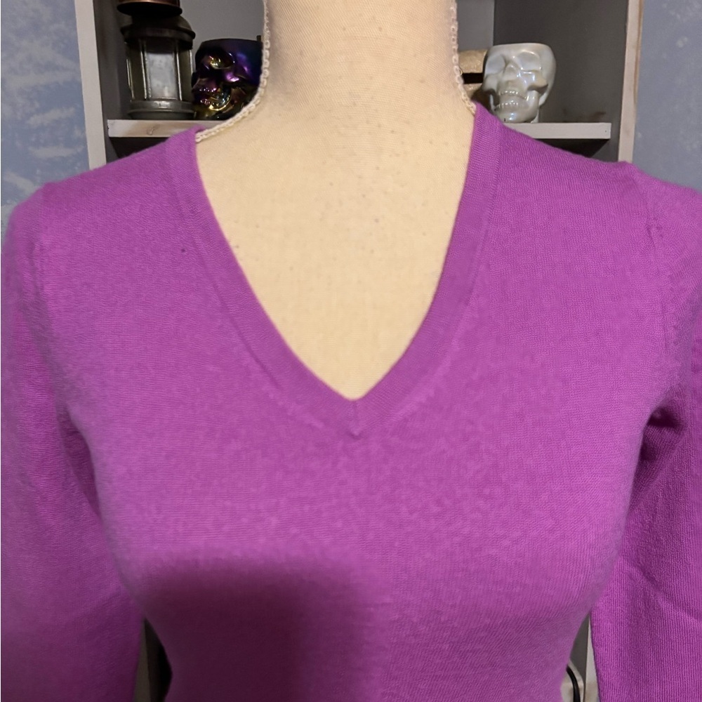 Lord & Taylor Merino Wool Sweater Purple V Neck XS Preppy Classic - Picture 3 of 8